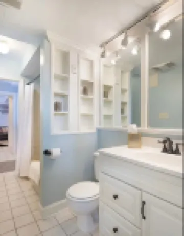 Charming Oasis with Home Office and Modern Amenities - Spacious Retreat