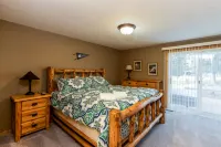 Cozy Gas Fireplace and Chef’s Kitchen - Charming Family Getaway