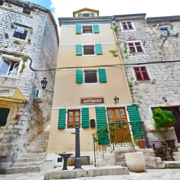 Studios Belvi Отели в г. Котор