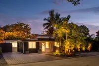 Chic Retreat - Steps to Dining, WiFi, Newly Redesigned Hotels in Wilton Manors