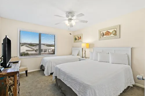 Beachy townhome with private balcony, central AC & washer/dryer Hotels in Sunnyside