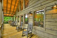 Stunning Long-Range Views and Luxurious Amenities - Exquisite Mountain Retreat Hotels in Epworth