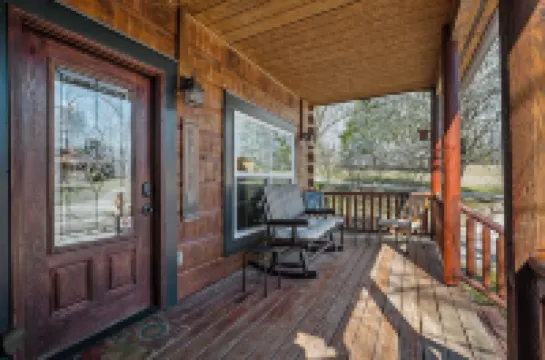 Deer Run - A Peaceful cabin hideaway!