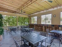 Quality Inn & Suites Anaheim Maingate Hotels near Anaheim Ice