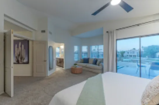 Enchanting Lakefront Oasis with Heated Pool and Spa - Magical Retreat