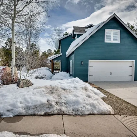 Pine Haven: Hot Tub, Games, Gym, Family Friendly