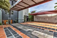The One 8 Hotel in Green Point - Solar Power Hotels near Signal Hill