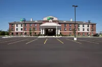 Holiday Inn Express & Suites Lansing-Dimondale