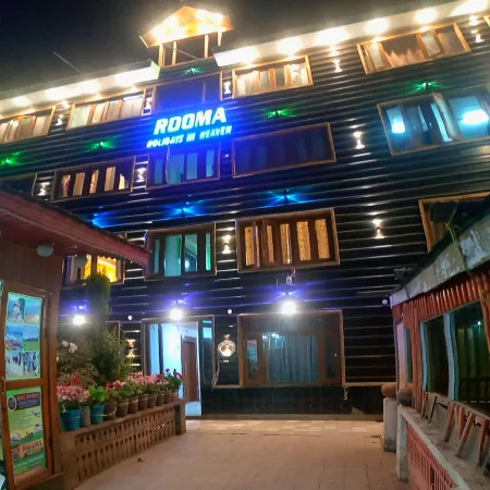 Goroomgo Rooma Srinagar