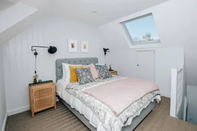 The Neptune - from 125 Per Night Hotels near Waitrose & Partners