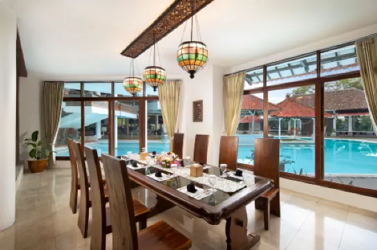 Royal Hotel and Villas Trawas