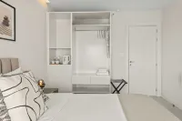 Phaedrus Living Limassol Seaside Residences 02 - navetta aeroportuale