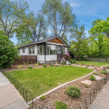 CSU Hideaway King Bd, Backyard Oasis, EV Charger