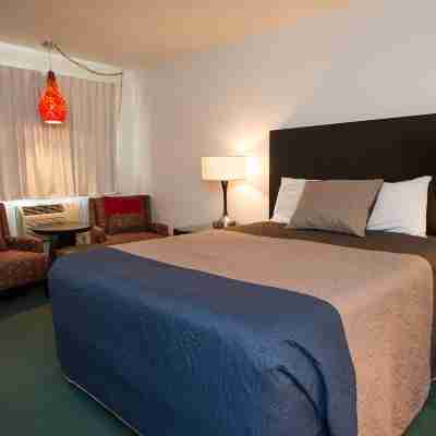 Cougar Land Motel Rooms