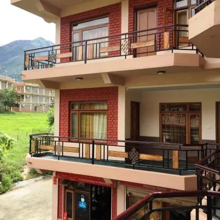 Hotel Samdupling Himalayan Brothers