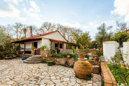 The Fairytale House Seaside Retreat Отели рядом с достопримечательностью «Rimon Reza»