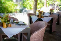 Dolphin House Resort Moalboal - Breakfast