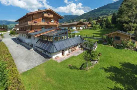 Hotel-Pension Heike Отели в г. Йохберг