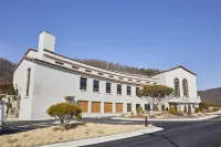 Baekhak Jayuro Resort
