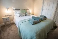 The Foxes Den Coffee House and Rooms Hotels in Sudbury