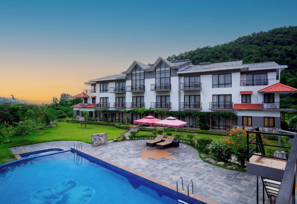 선샤인 리조트 포카라 - 유어 프라이빗 파라다이스