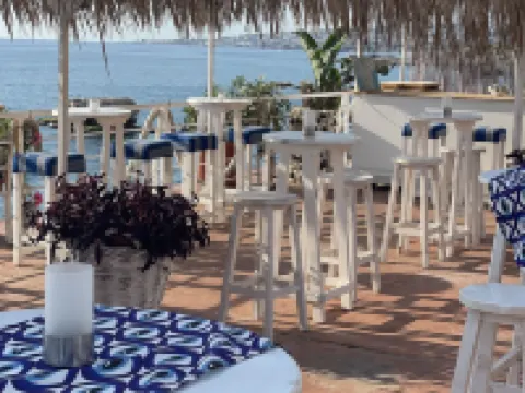 Le Blanc Bleu Hotels in Jbeil