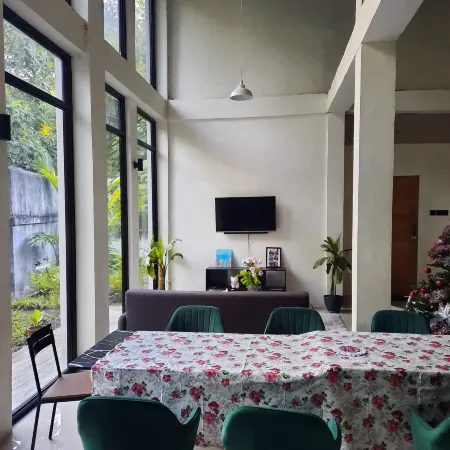 1 Bed House - Sleeps 2 - Pets - Parking - Wifi