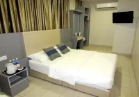 RG Grand Hotel Hotels in Parit Raja