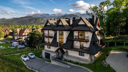 Pardałówka, Sun & Snow Отели рядом с достопримечательностью «Велька Крокев»