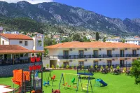 Riverside Garden Resort Hotel di Lapithos