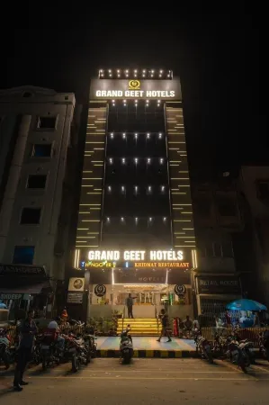 Grand Geet Hotels Отели рядом с достопримечательностью «Moti Jheel»