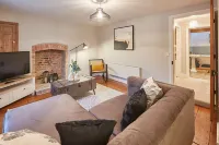 Host & Stay - Sleepers @ No.8