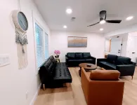 10 Burnett Home - 2-نجوم