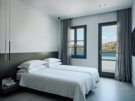 Acteon Hotel Отели рядом с достопримечательностью «Dream Boat Ios Island»