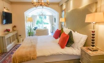 Cedar House Boutique B&B