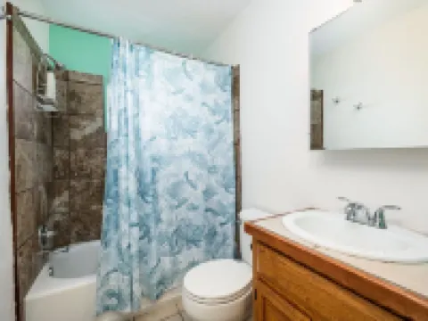 Casa de Colores - Cheerful 1 Bed, Full Bath House Hotels in Truth or Consequences