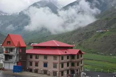 Taj Pearl Continentail Hotel Hotels near Causeway