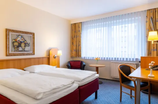 Good Morning + Berlin City East