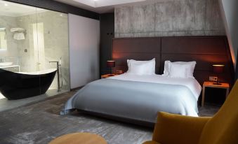 Aniroc Signature Hotel