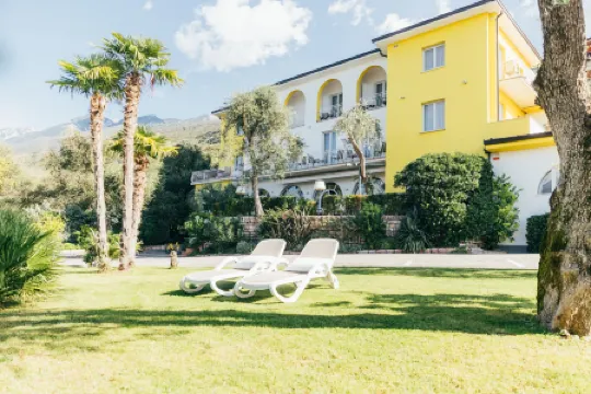 Hotel Orione - Lake Front Hotel