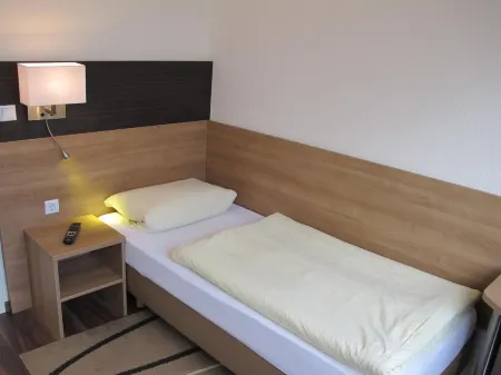 Landgasthof Löwen Отели рядом с достопримечательностью «Barfußpark Hechingen»