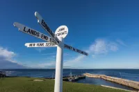 Short Walk to the Beach - 2 Guests - Free Parking - 3-Star
