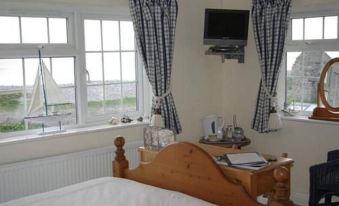 1-Bed Cottage on Coastal Pathway in South Wales
