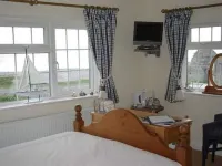 1-Bed Cottage on Coastal Pathway in South Wales