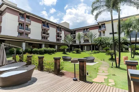 360 Hotel Life Resort by Ozped Отели рядом с достопримечательностью «Three Powers Plaza»