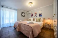 Serenity - Beautiful Newly Renovated Villa Close to Lakka - 4 stjerner