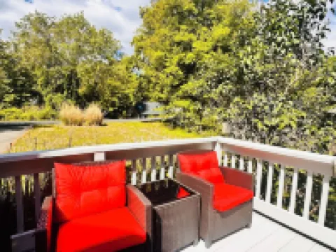 Charming Cape Cod summer house conveniently located  with plenty to offer. Hotels in Mashpee