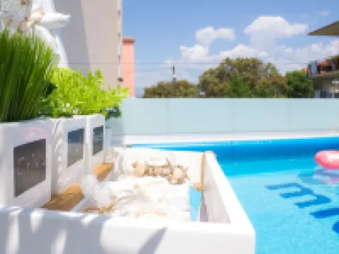 빌라 미데아 수페타르 호텔