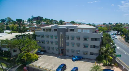 Hampton Court Apartments Отели в г. Windsor