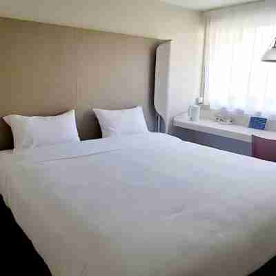 Hôtel Campanile Chantilly Rooms